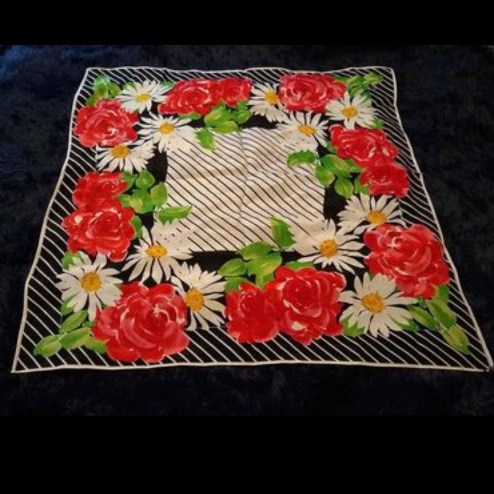 Beautiful Vera Neaumann silk scarf.